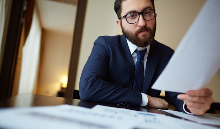 Análisis legal y revisión de la documentación en herencias